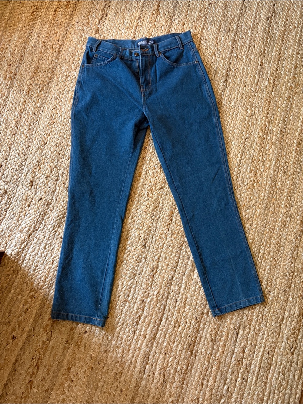 Classic Men's Dark Blue Straight-Leg Jeans